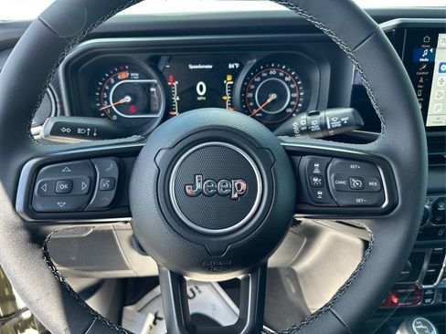 New 2025 Jeep Wrangler Unlimited Rubicon w/ Technology Group image 17