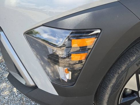 Used 2025 Hyundai Kona SEL FWD image 8