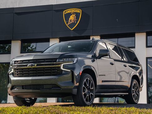 Used 2021 Chevrolet Suburban RST w/ Luxury Package RWD image 1