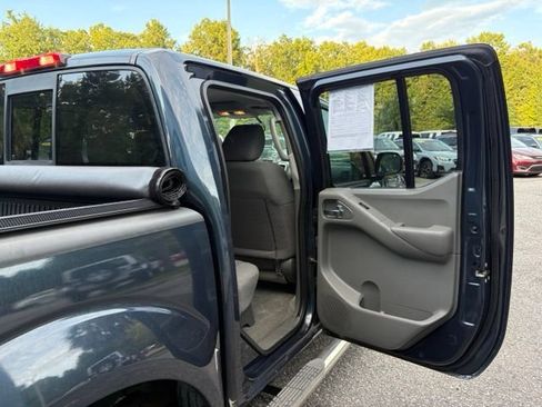 Used 2016 Nissan Frontier SV RWD image 26