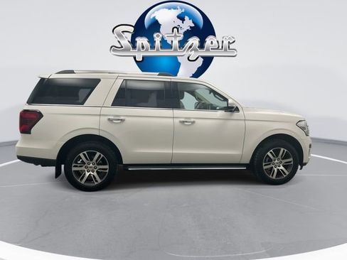 Used 2023 Ford Expedition Limited image 11
