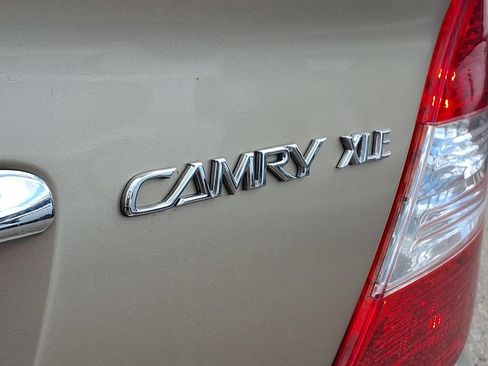 Used 2002 Toyota Camry XLE FWD image 8