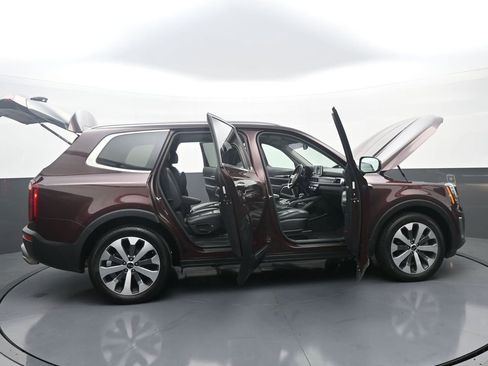 Used 2020 Kia Telluride S AWD/4WD image 45