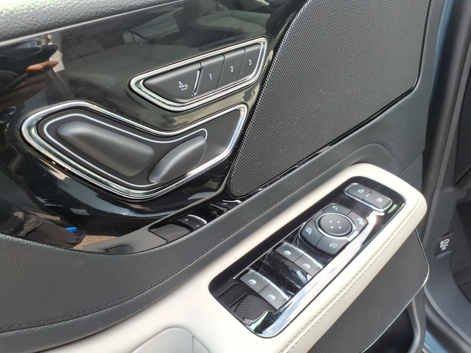 Used 2026 Lincoln Aviator AWD image 15