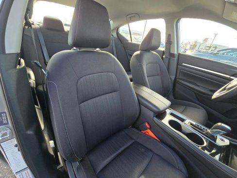 Used 2023 Nissan Altima 2.5 SV image 13