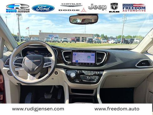 Used 2021 Chrysler Pacifica Limited w/ Premium & Safety Sphere Group AWD/4WD image 12