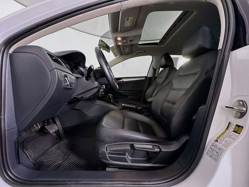 Used 2016 Volkswagen Jetta SE FWD image 13