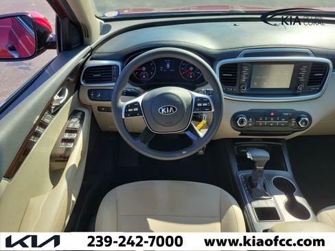 Used 2020 Kia Sorento LX FWD image 17