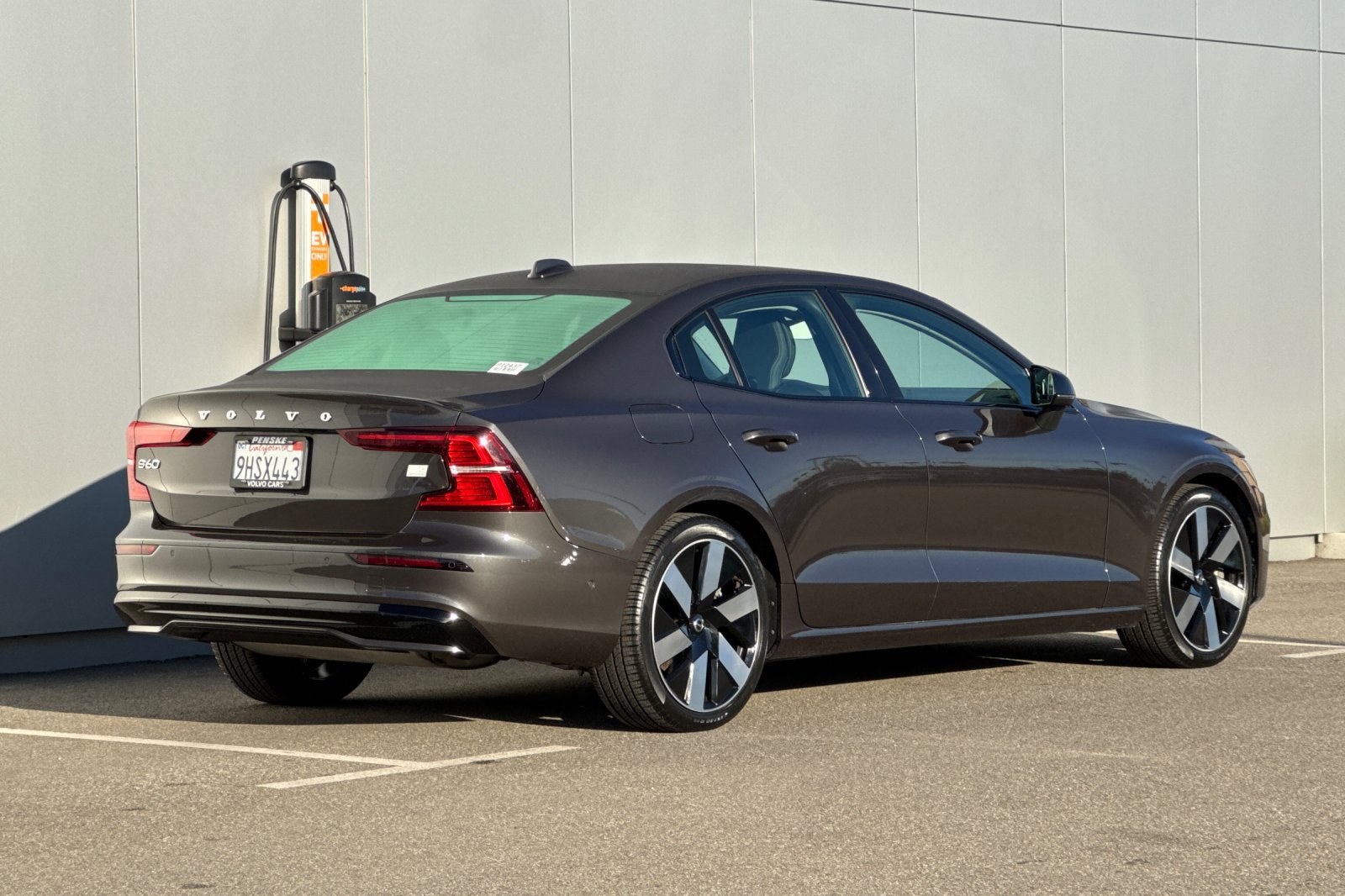 Used 2024 Volvo S60 T8 Plus w/ Climate Package AWD/4WD image 5