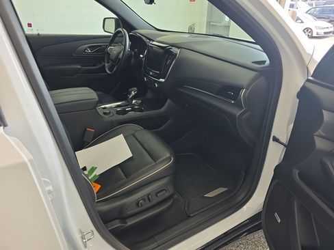 Used 2024 Chevrolet Traverse Premier w/ Redline Edition image 9