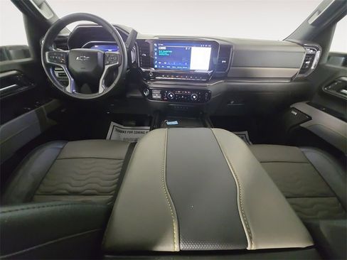 Used 2024 Chevrolet Silverado 2500 ZR2 w/ Technology Package image 10