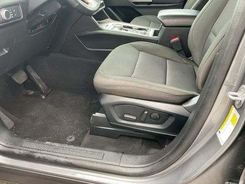 Used 2022 Ford Explorer XLT image 25