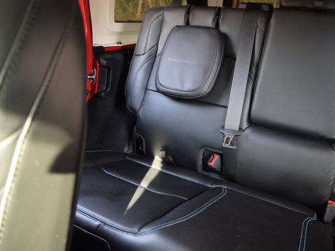 Used 2023 Jeep Wrangler Unlimited Rubicon 4xe w/ Steel Bumper Group image 15