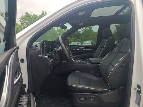 Used 2024 Cadillac Escalade Sport w/ Touring Package AWD/4WD image 12