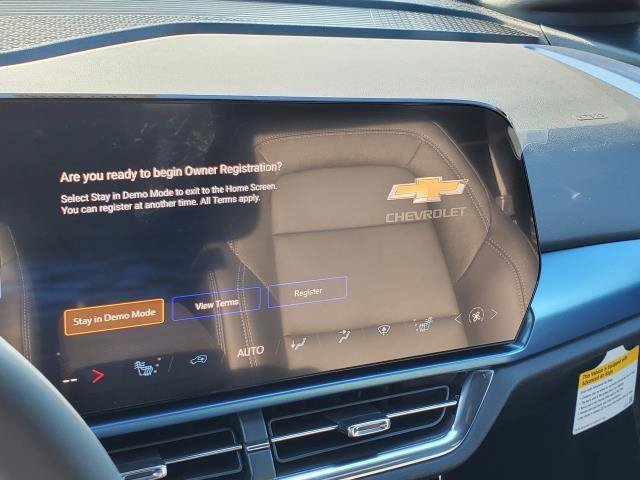 New 2026 Chevrolet Equinox EV LT AWD/4WD image 17