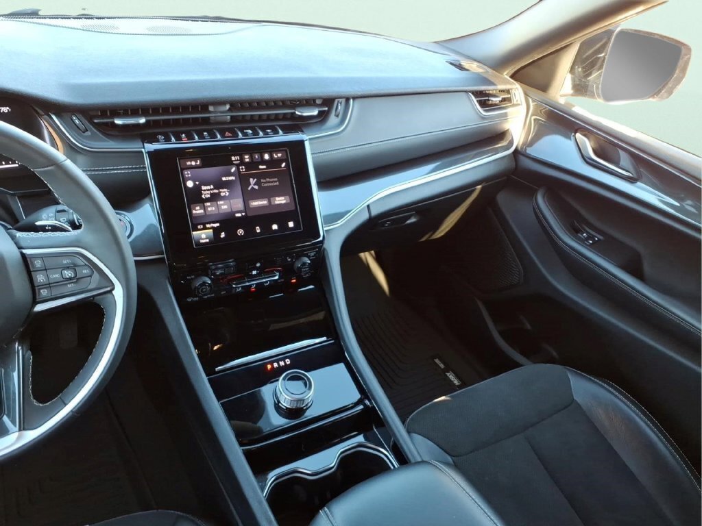 Used 2023 Jeep Grand Cherokee L Laredo AWD/4WD image 19