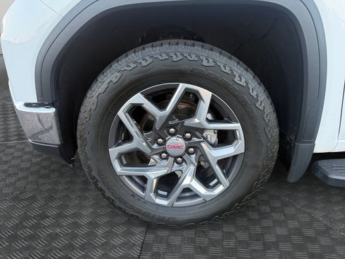 Used 2022 GMC Sierra 1500 SLT w/ SLT Premium Plus Package AWD/4WD image 37