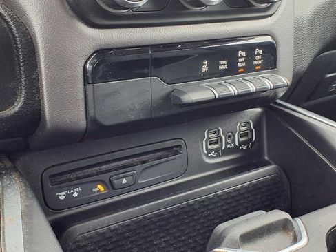 Used 2019 RAM 1500 Big Horn image 13