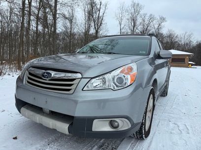 Used 2011 Subaru Outback 2.5i Limited w/ PWR Moonroof Pkg