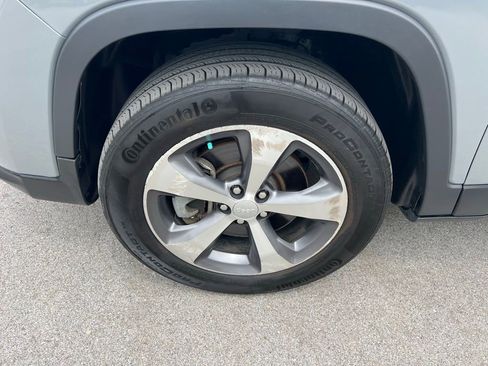 Used 2021 Jeep Cherokee Limited AWD/4WD image 13