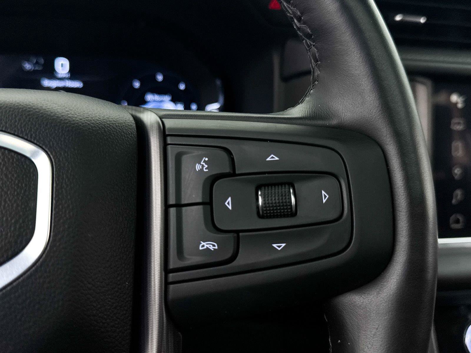 Used 2024 GMC Yukon Denali Ultimate AWD/4WD image 38