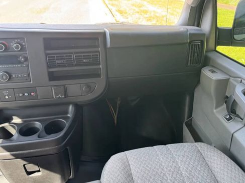 Used 2018 Chevrolet Express 2500 LS w/ Driver Convenience Package RWD image 23