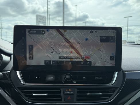 Used 2024 Nissan Altima 2.0 SR image 23