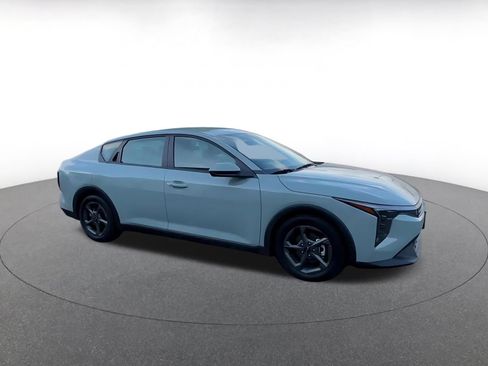 Used 2026 Kia K4 FWD image 2