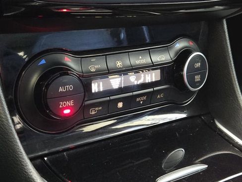 Used 2017 INFINITI QX30 Premium w/ Cargo Package image 22