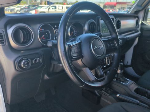 Certified 2021 Jeep Gladiator Sport AWD/4WD image 10