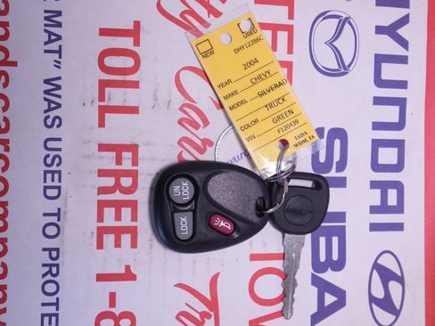 Used 2004 Chevrolet Silverado 2500 LS w/ Skid Plate Package AWD/4WD image 32