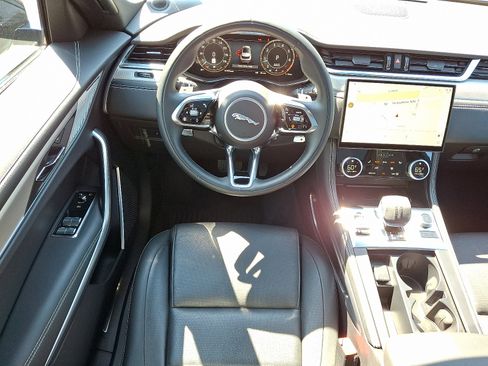 Used 2025 Jaguar F-PACE R-Dynamic S image 15
