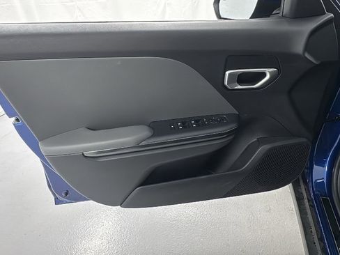 New 2025 Kia K4 LXS image 16