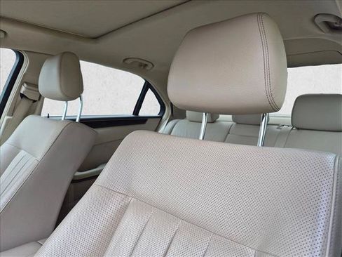 Used 2015 Mercedes-Benz E 400 Sedan image 4