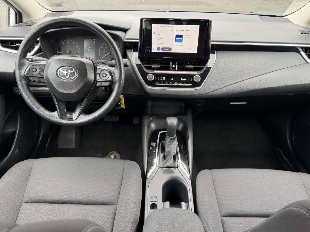 Used 2025 Toyota Corolla LE FWD image 2