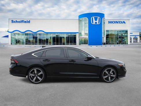 Used 2024 Honda Accord Sport image 2