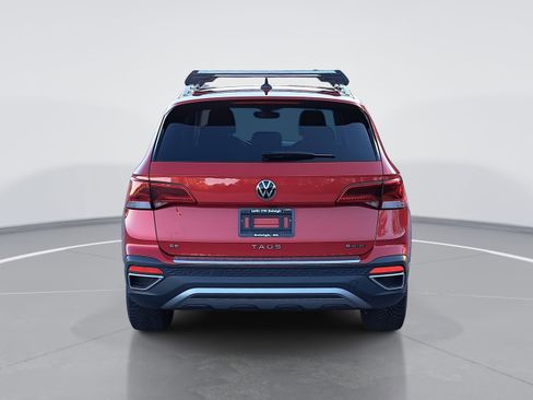 Used 2024 Volkswagen Taos SE image 4