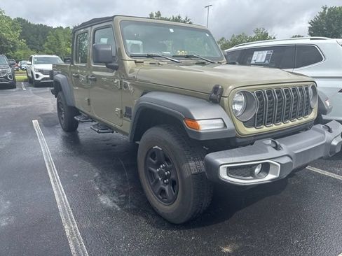 Used 2025 Jeep Gladiator Sport AWD/4WD image 5