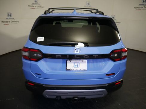 Used 2024 Honda Pilot TrailSport image 5