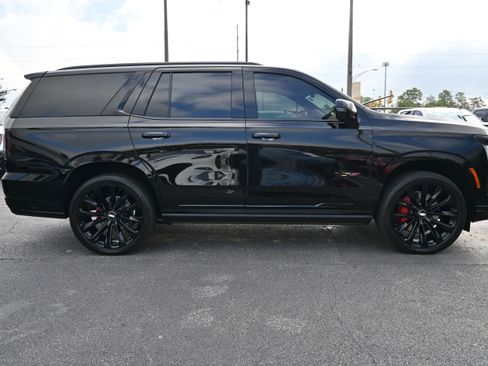 Used 2025 Cadillac Escalade V w/ LPO, ONYX Package image 13