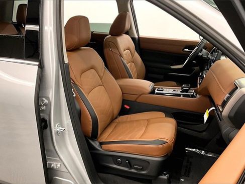 New 2025 Nissan Pathfinder Platinum w/ Lighting Package (N93) image 36