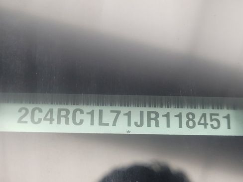 Used 2018 Chrysler Pacifica Touring-L image 33