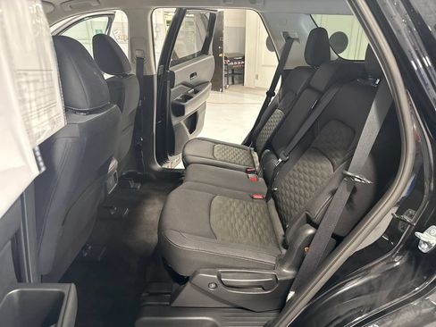 Used 2024 Nissan Pathfinder SV FWD image 37