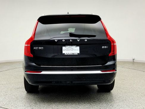 Used 2024 Volvo XC90 B5 Core w/ Protection Package Premier AWD/4WD image 6