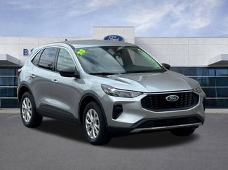 Used 2023 Ford Escape Active w/ Tech Pack #1 AWD/4WD video 2