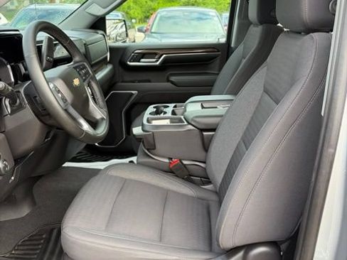 Used 2023 Chevrolet Silverado 1500 LT AWD/4WD image 10