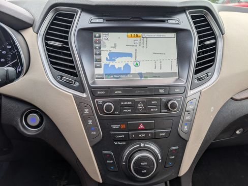 Used 2018 Hyundai Santa Fe Limited FWD image 8