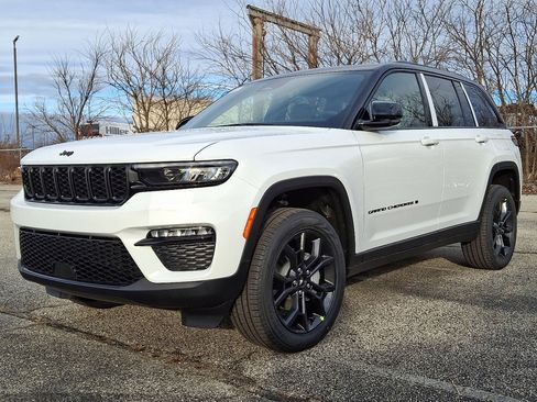 New 2025 Jeep Grand Cherokee Limited image 1