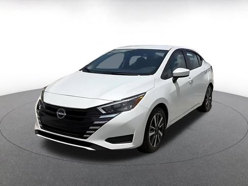 Used 2025 Nissan Versa SV FWD image 7