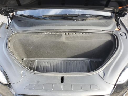 Used 2023 Tesla Model X Plaid image 9